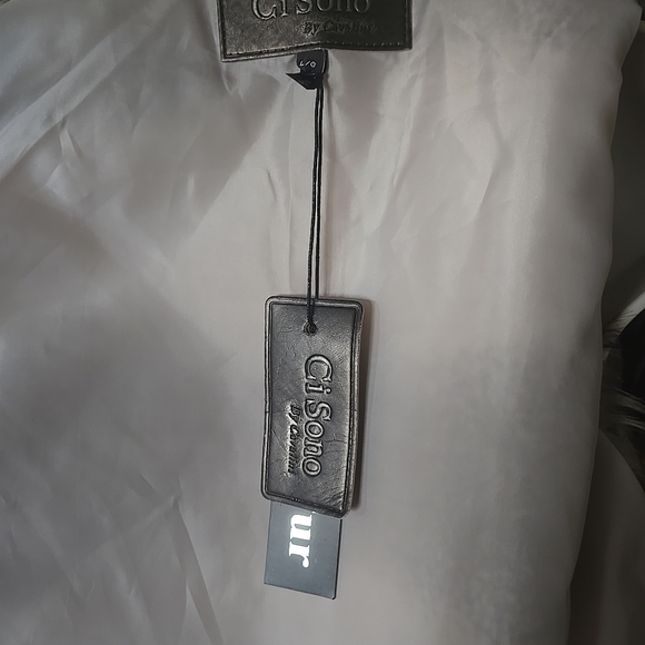 Ci Sono Luxurious Faux Fur Vest in Brown - Picture 5 of 6